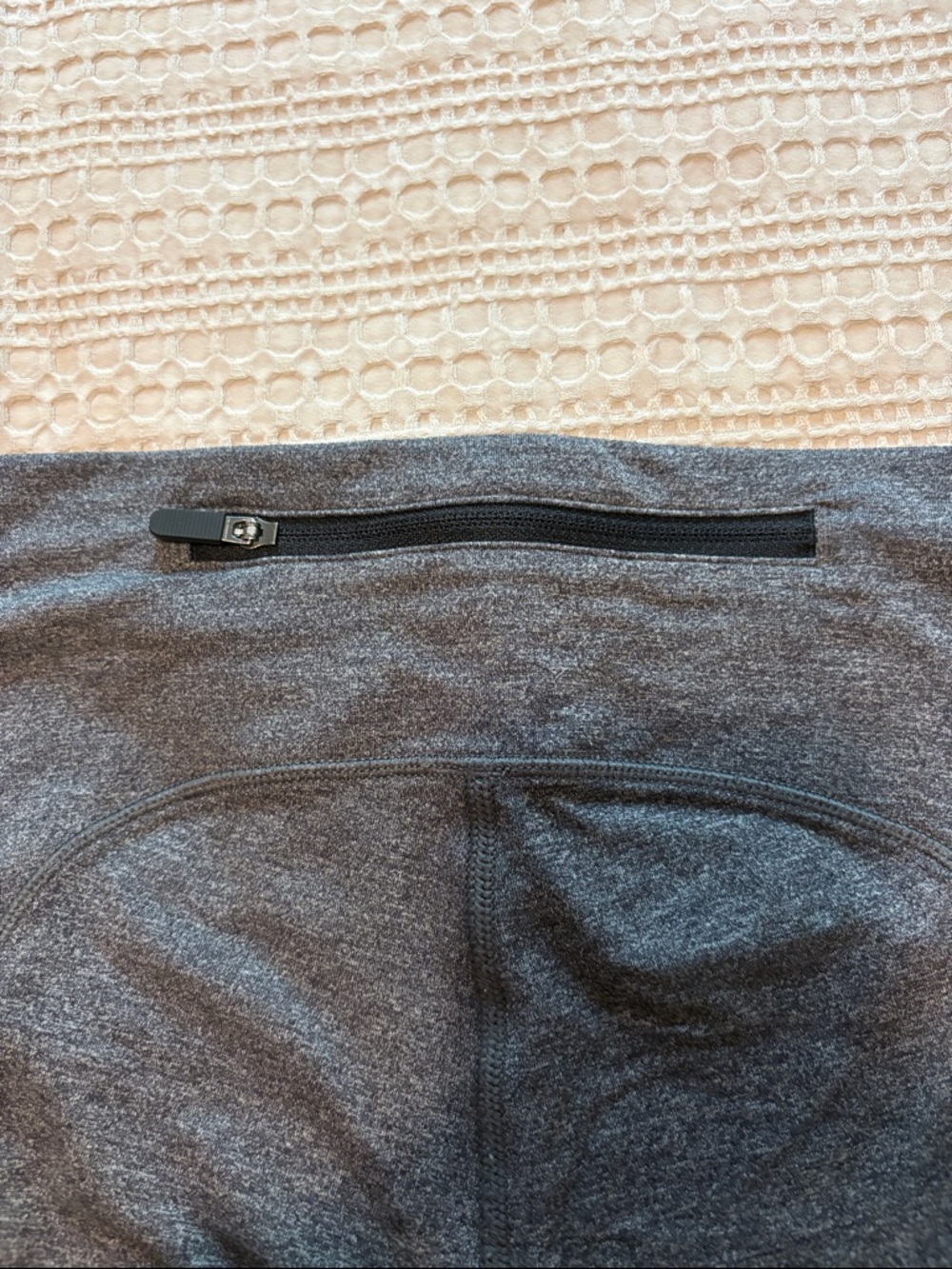lululemon athletica Speed Up Tight 28” in Heathered Black (Grey) - Picture 4 of 8